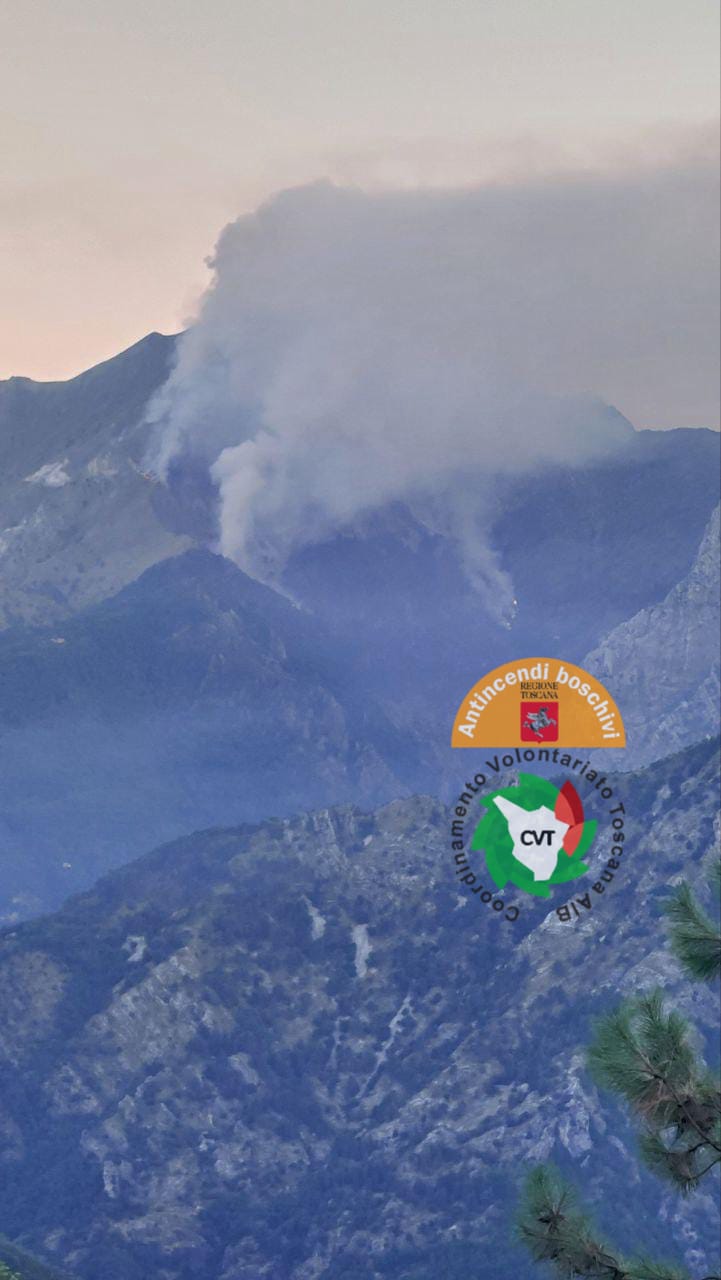 Immagine Incendi di Colonnata, Massa, Piandiscò e Asciano, aggiornamento sullo spegnimento